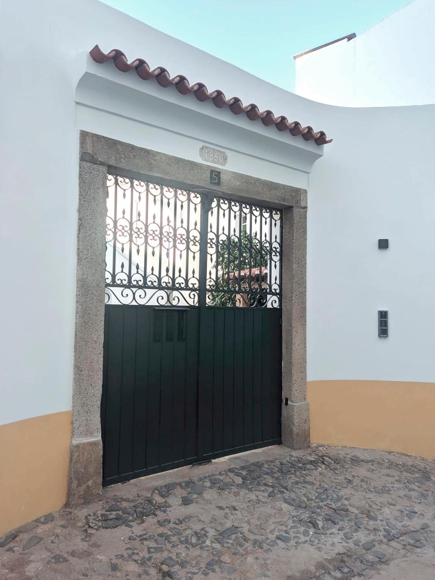 Casa Patio Do Megue Apartment Evora Bagian luar foto